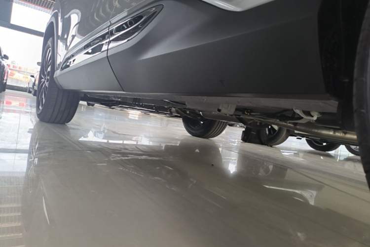 Used Geely Auto Emgrand X7 Sport 2026 Model 1.5TD Aspirational Left Side Sill