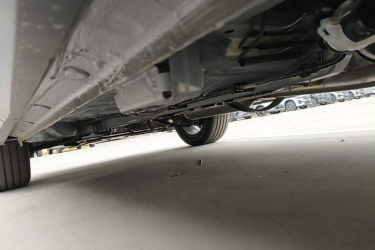 Used Geely Auto Emgrand X7 Sport 2026 Model 1.5TD Aspirational Left Side Sill