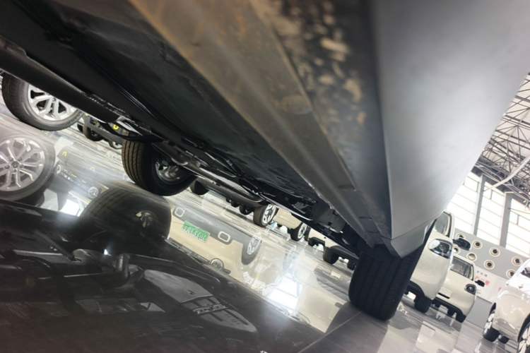 Used Geely Auto Emgrand X7 Sport 2026 Model 1.5TD Aspirational Left Side Sill