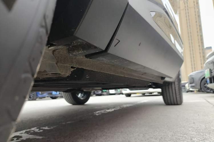 Used Geely Auto Emgrand X7 Sport 2026 Model 1.5TD Wonderful Left Side Sill