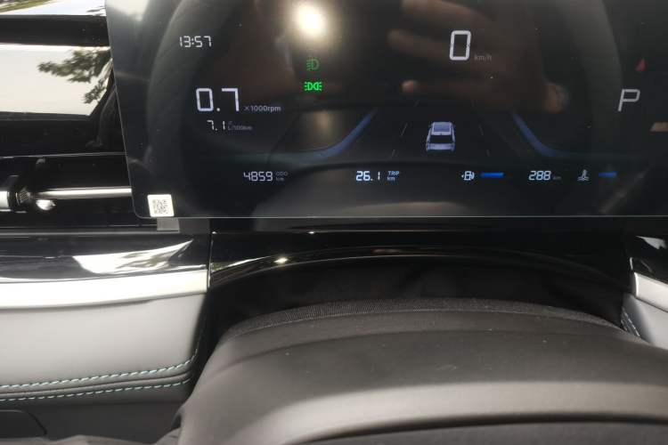 Used Geely Auto Emgrand X7 Sport 2026 Model 1.5TD Aspirational Odometer Close Up