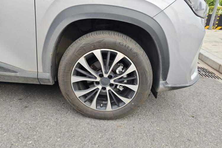 Used Geely Auto Emgrand X7 Sport 2026 Model 1.5TD Wonderful Right Front Wheel Hub
