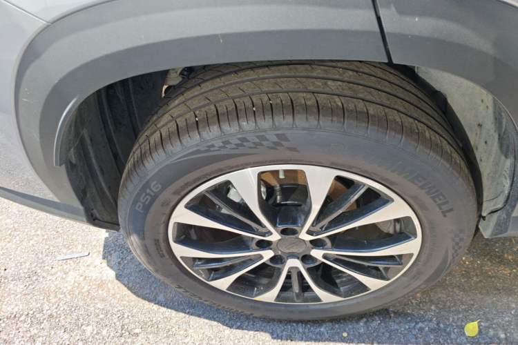 Used Geely Auto Emgrand X7 Sport 2026 Model 1.5TD Wonderful Right Rear Wheel Hub