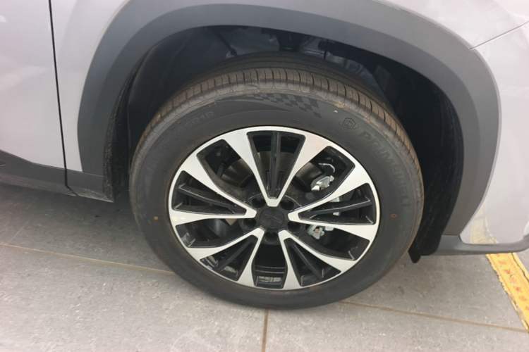 Used Geely Auto Emgrand X7 Sport 2026 Model 1.5TD Aspirational Right Rear Wheel Hub