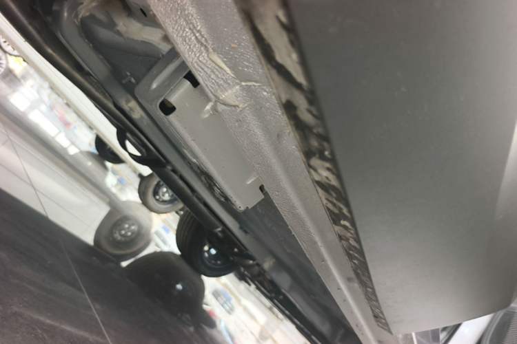 Used Geely Auto Emgrand X7 Sport 2026 Model 1.5TD Aspirational Right Side Sill