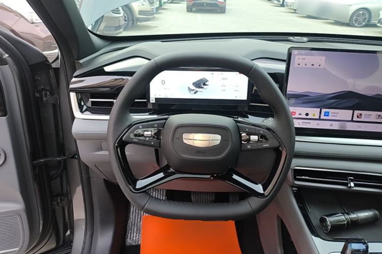 Used Geely Auto Emgrand X7 Sport 2026 Model 1.5TD Wonderful Steering Wheel
