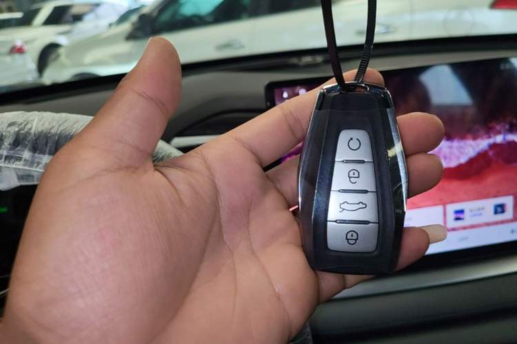 Used Geely Auto Emgrand X7 Sport 2026 Model 1.5TD Aspirational Vehicle Key