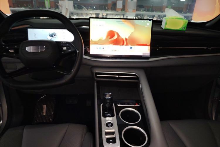 Used Geely Auto Emgrand X7 Sport 2026 Model 1.5TD Wonderful Center Console