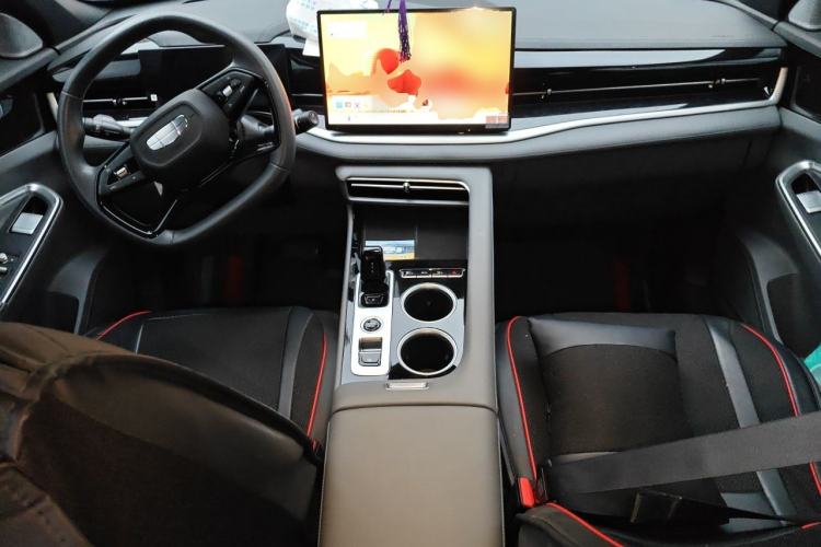 Used Geely Auto Emgrand X7 Sport 2026 Model 1.5TD Aspirational Center Console