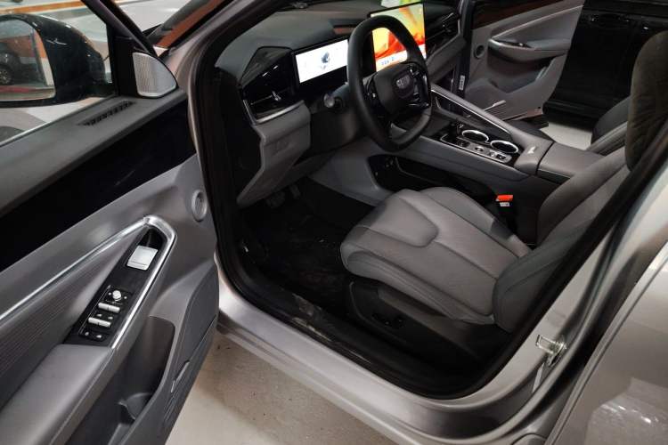 Used Geely Auto Emgrand X7 Sport 2026 Model 1.5TD Wonderful Driver Seat