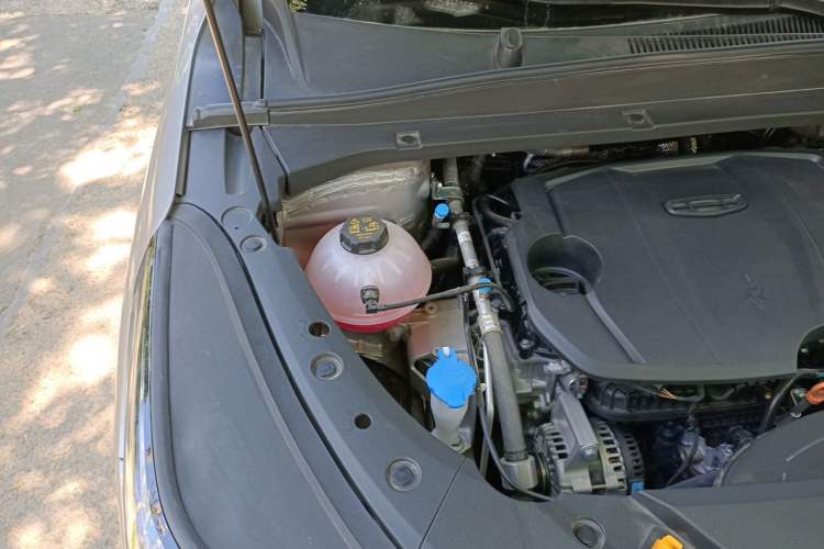 Used Geely Auto Emgrand X7 Sport 2026 Model 1.5TD Aspirational Engine Bay Right