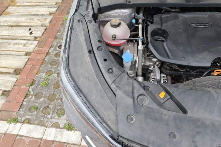 Used Geely Auto Emgrand X7 Sport 2026 Model 1.5TD Joyful Engine Bay Right