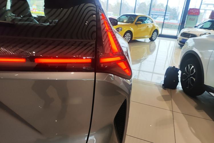 Used Geely Auto Emgrand X7 Sport 2026 Model 1.5TD Joyful Exterior 3