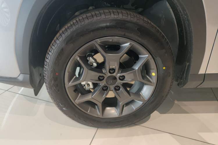 Used Geely Auto Emgrand X7 Sport 2026 Model 1.5TD Joyful Exterior 4