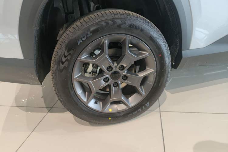 Used Geely Auto Emgrand X7 Sport 2026 Model 1.5TD Joyful Exterior 5
