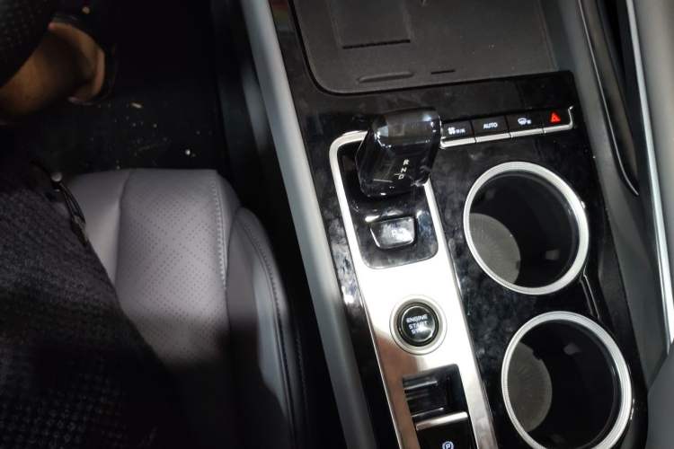 Used Geely Auto Emgrand X7 Sport 2026 Model 1.5TD Wonderful Gear Lever
