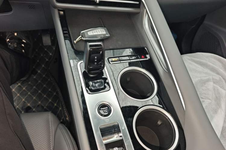 Used Geely Auto Emgrand X7 Sport 2026 Model 1.5TD Aspirational Gear Lever
