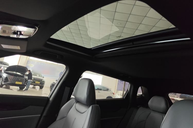 Used Geely Auto Emgrand X7 Sport 2026 Model 1.5TD Aspirational Headliner