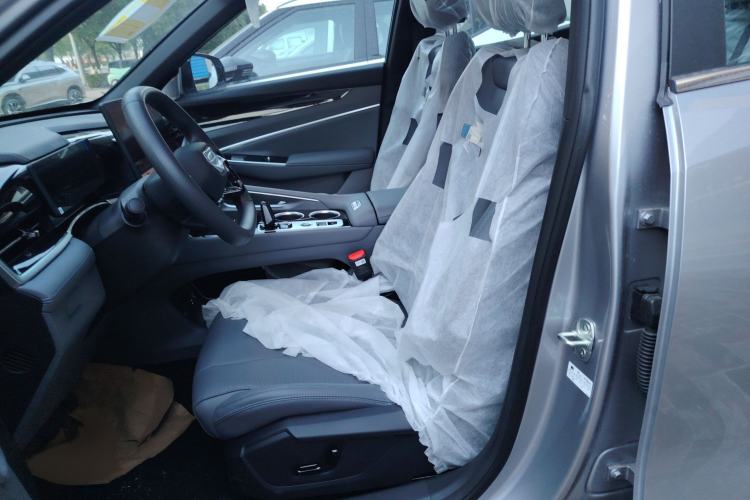 Used Geely Auto Emgrand X7 Sport 2026 Model 1.5TD Aspirational Interior 1