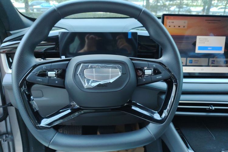 Used Geely Auto Emgrand X7 Sport 2026 Model 1.5TD Aspirational Interior 4