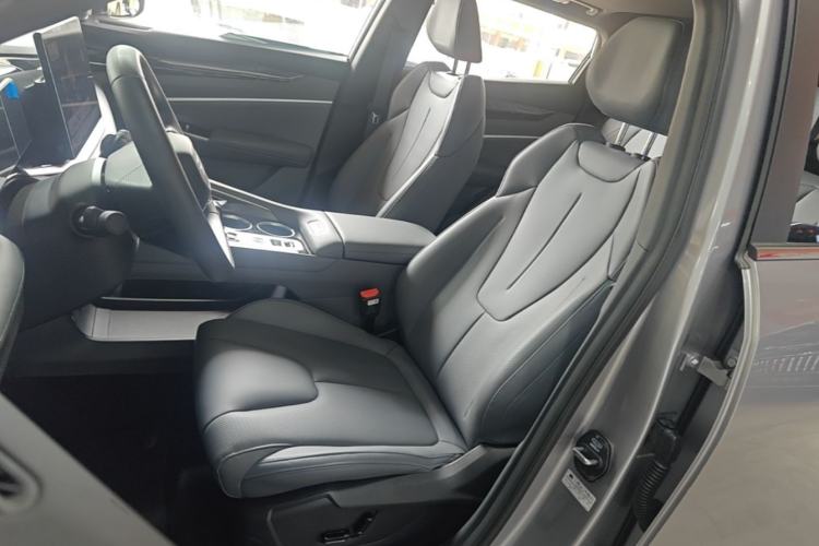 Used Geely Auto Emgrand X7 Sport 2026 Model 1.5TD Aspirational Left Front Seat