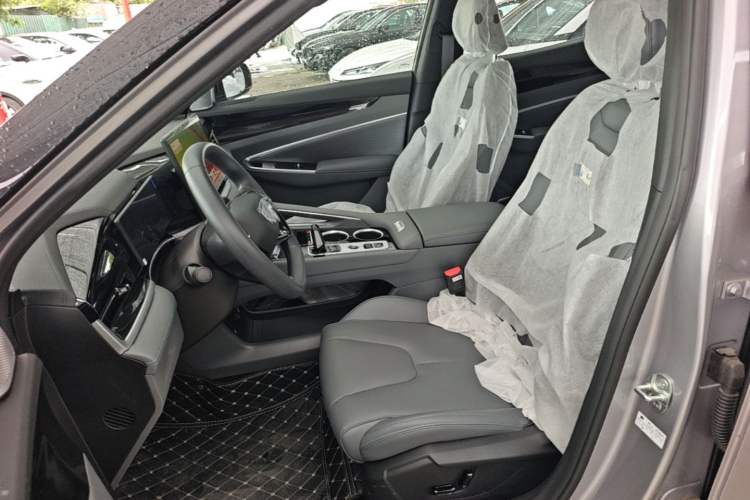 Used Geely Auto Emgrand X7 Sport 2026 Model 1.5TD Aspirational Left Front Seat