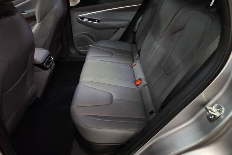 Used Geely Auto Emgrand X7 Sport 2026 Model 1.5TD Wonderful Left Rear Seat