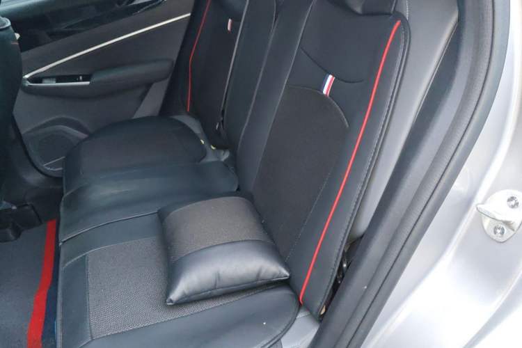 Used Geely Auto Emgrand X7 Sport 2026 Model 1.5TD Aspirational Left Rear Seat