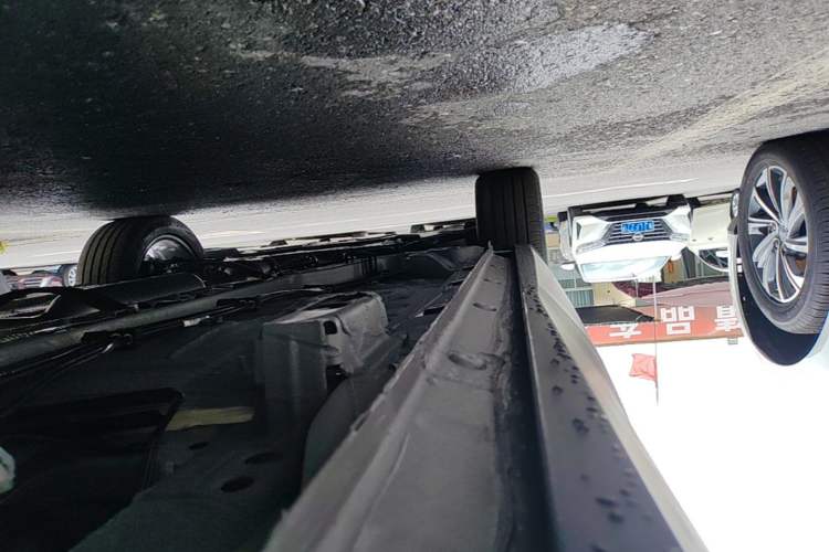 Used Geely Auto Emgrand X7 Sport 2026 Model 1.5TD Aspirational Left Side Sill