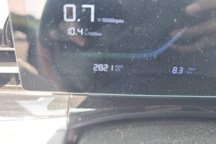 Used Geely Auto Emgrand X7 Sport 2026 Model 1.5TD Aspirational Odometer Close Up