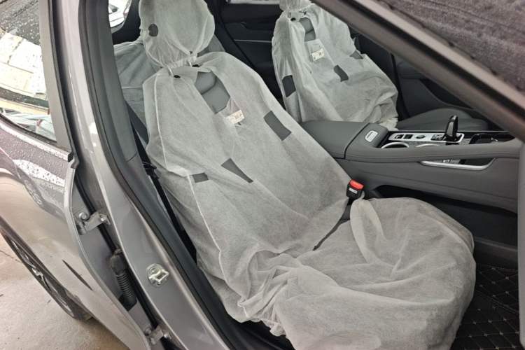Used Geely Auto Emgrand X7 Sport 2026 Model 1.5TD Aspirational Right Front Seat