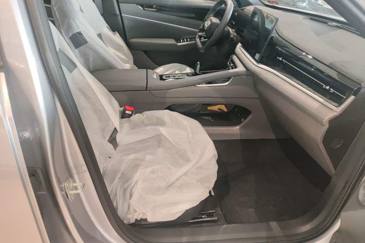 Used Geely Auto Emgrand X7 Sport 2026 Model 1.5TD Joyful Right Front Seat