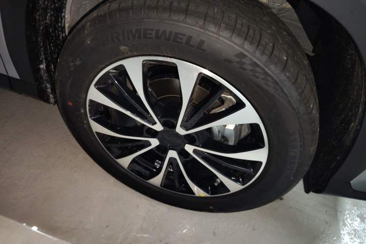 Used Geely Auto Emgrand X7 Sport 2026 Model 1.5TD Wonderful Right Front Wheel Hub