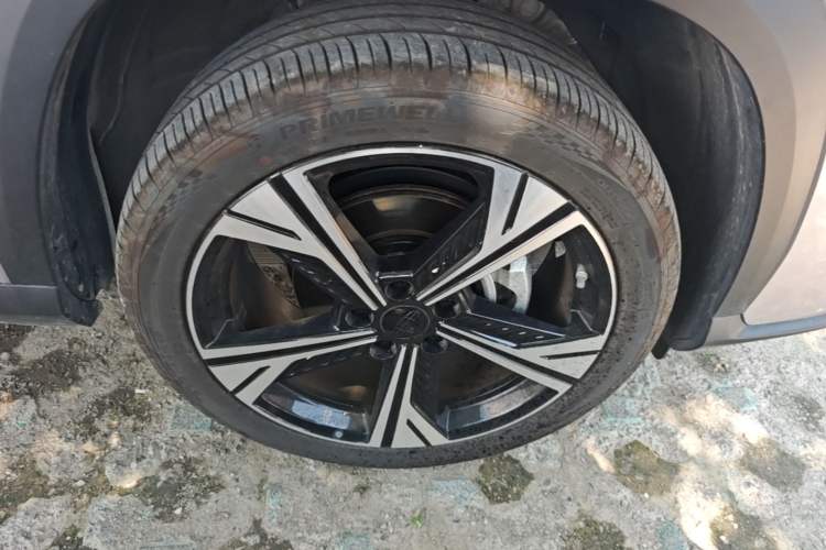 Used Geely Auto Emgrand X7 Sport 2026 Model 1.5TD Beloved Right Front Wheel Hub