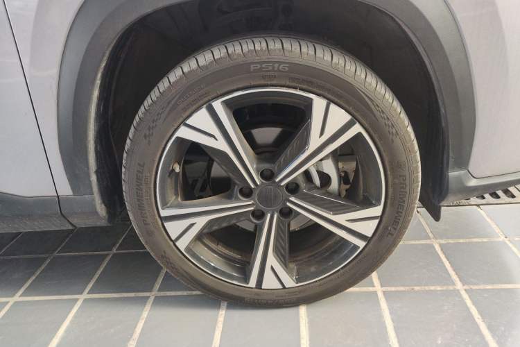 Used Geely Auto Emgrand X7 Sport 2026 Model 1.5TD Beloved Right Front Wheel Hub