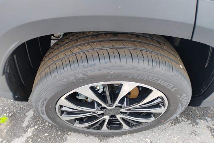 Used Geely Auto Emgrand X7 Sport 2026 Model 1.5TD Aspirational Right Rear Wheel Hub