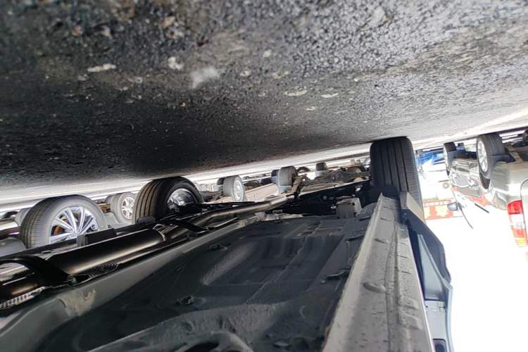 Used Geely Auto Emgrand X7 Sport 2026 Model 1.5TD Aspirational Right Side Sill