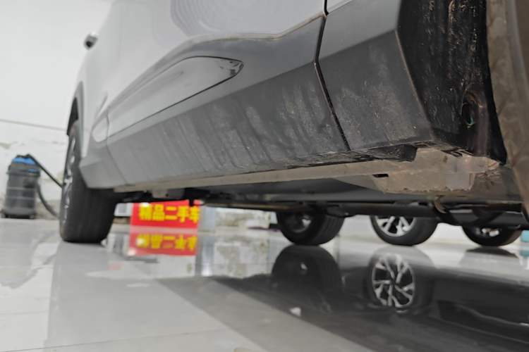 Used Geely Auto Emgrand X7 Sport 2026 Model 1.5TD Aspirational Right Side Sill