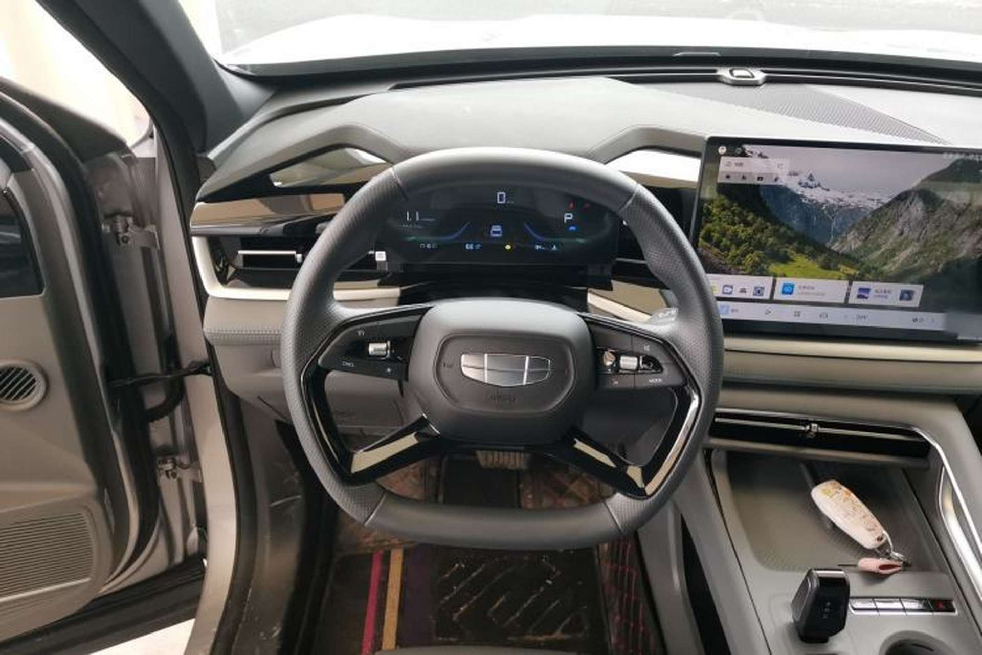 Used Geely Auto Emgrand X7 Sport 2026 Model 1.5TD Aspirational Steering Wheel