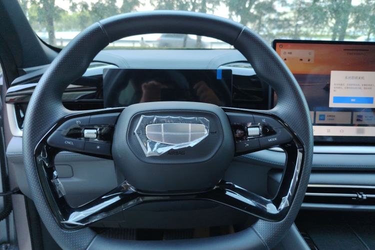 Used Geely Auto Emgrand X7 Sport 2026 Model 1.5TD Aspirational Steering Wheel