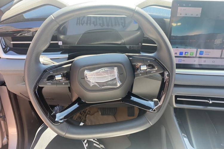 Used Geely Auto Emgrand X7 Sport 2026 Model 1.5TD Aspirational Steering Wheel