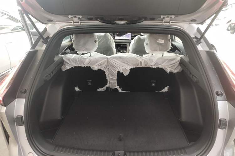 Used Geely Auto Emgrand X7 Sport 2026 Model 1.5TD Joyful Trunk