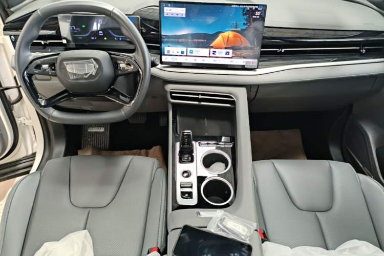 Used Geely Auto Emgrand X7 Sport 2026 Model 1.5TD Aspirational Audio And AC Panel