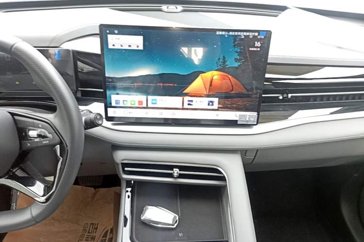 Used Geely Auto Emgrand X7 Sport 2026 Model 1.5TD Joyful Audio And AC Panel