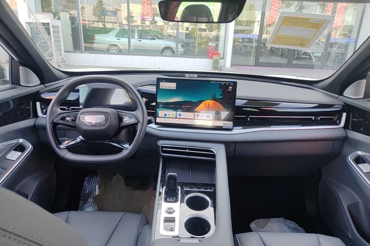 Used Geely Auto Emgrand X7 Sport 2026 Model 1.5TD Aspirational Center Console