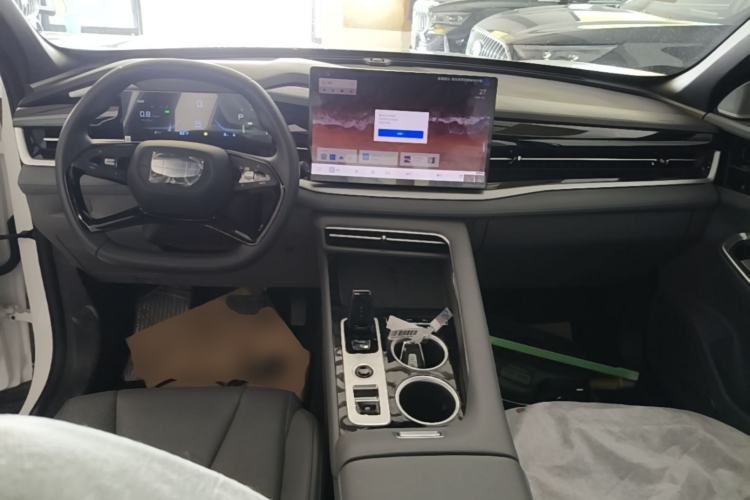 Used Geely Auto Emgrand X7 Sport 2026 Model 1.5TD Aspirational Center Console