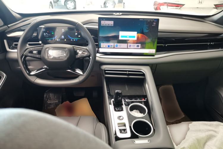 Used Geely Auto Emgrand X7 Sport 2026 Model 1.5TD Aspirational Center Console