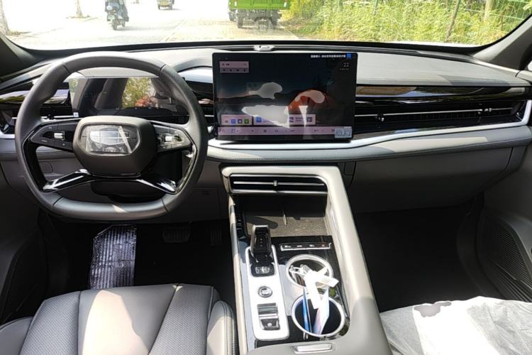 Used Geely Auto Emgrand X7 Sport 2026 Model 1.5TD Aspirational Center Console