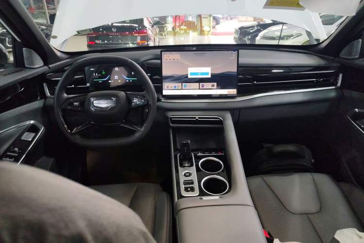 Used Geely Auto Emgrand X7 Sport 2026 Model 1.5TD Aspirational Center Console