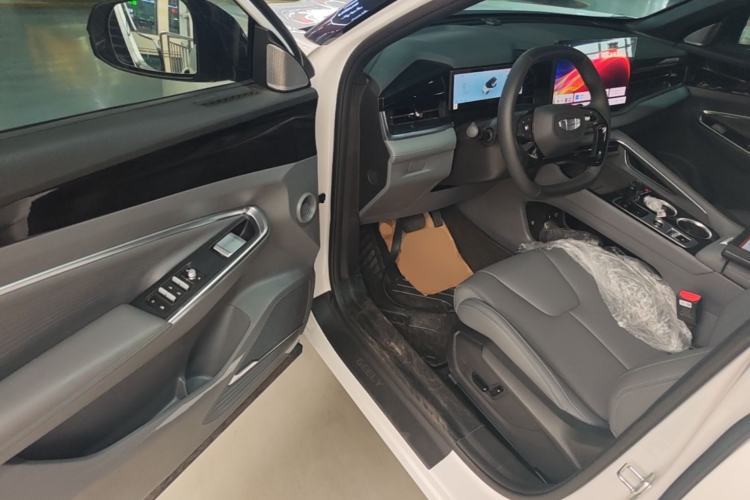Used Geely Auto Emgrand X7 Sport 2026 Model 1.5TD Wonderful Driver Seat